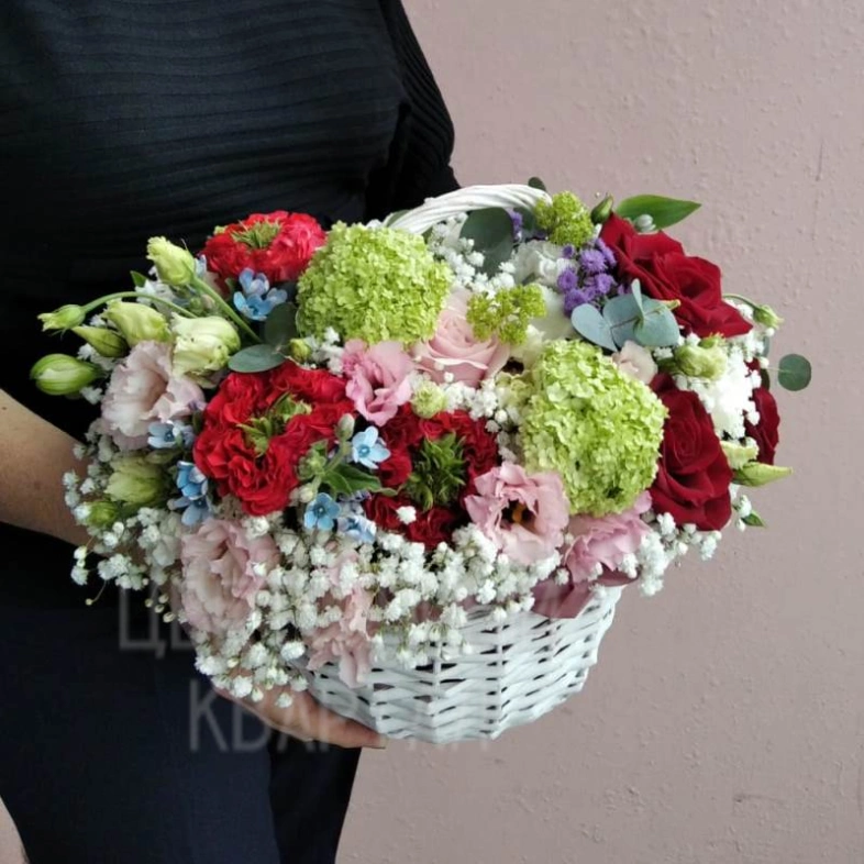 Композиция в корзине &laquo;Яркий акцент&raquo;