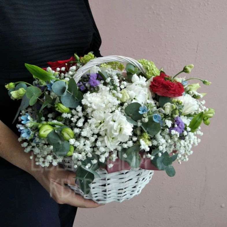 Композиция в корзине &laquo;Яркий акцент&raquo;