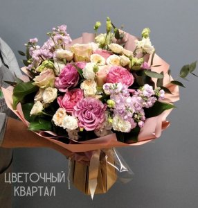 Букет  «В центре внимания» от Студии «Цветочный Квартал» в Бутово